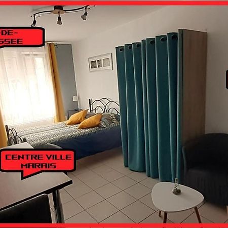 Charmant Studio En Plein Centre Avec Parking Saint-Omer  Exterior foto